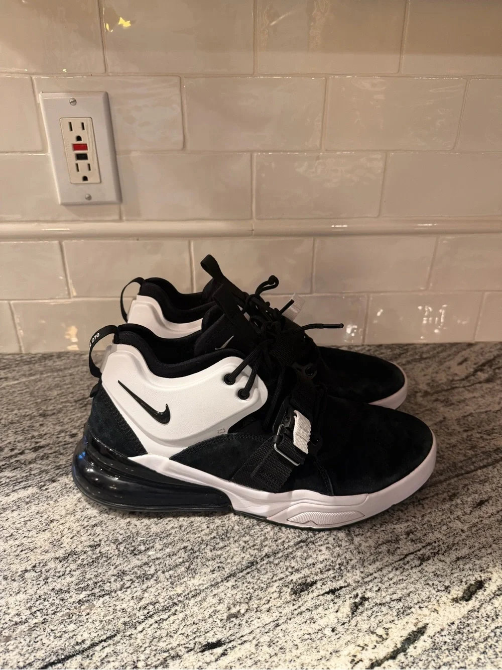 Men’s Nike Air Force 270 AH6772-006 Size 10 - Picture 5 of 10